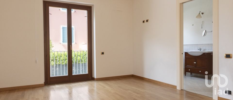 Villa Bifamiliare 12 locali di 433 m² in Civitanova Marche (62012)