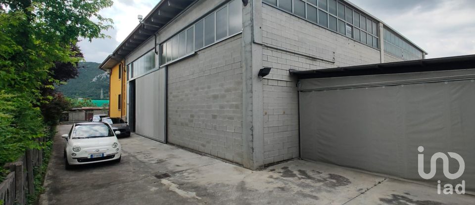 Warehouse of 210 m² in Botticino (25082)