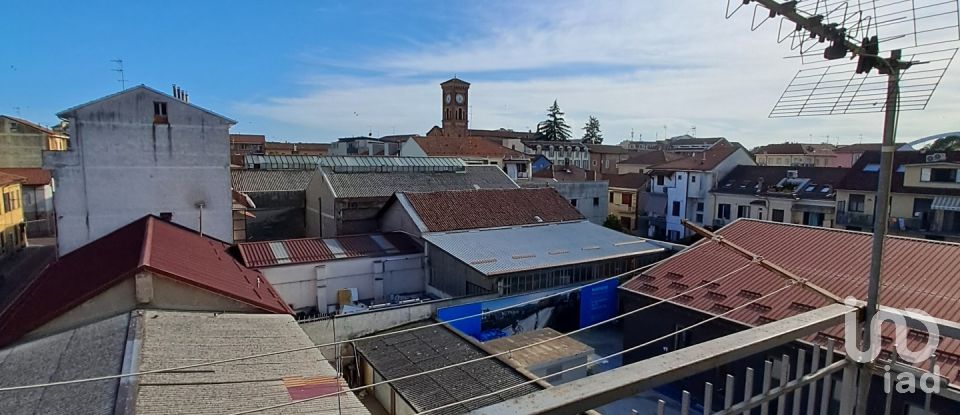 Appartamento 5 locali di 72 m² a Alessandria (15121)