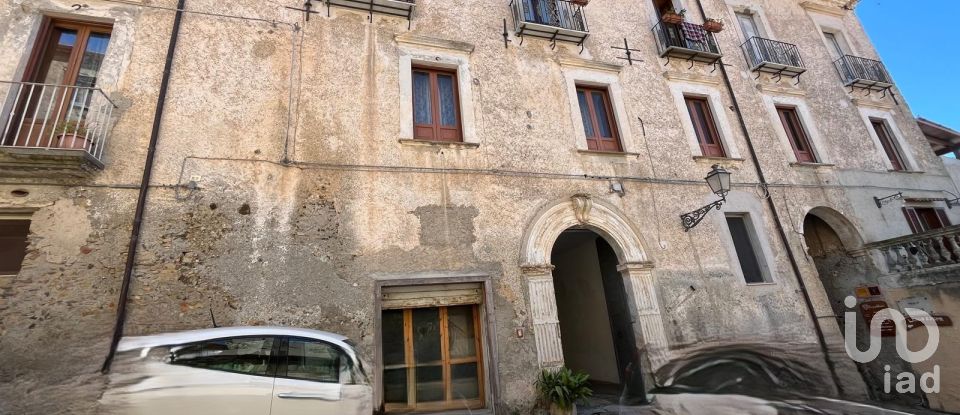 Palazzo / Stabile 4 locali di 55 m² a - (87030)