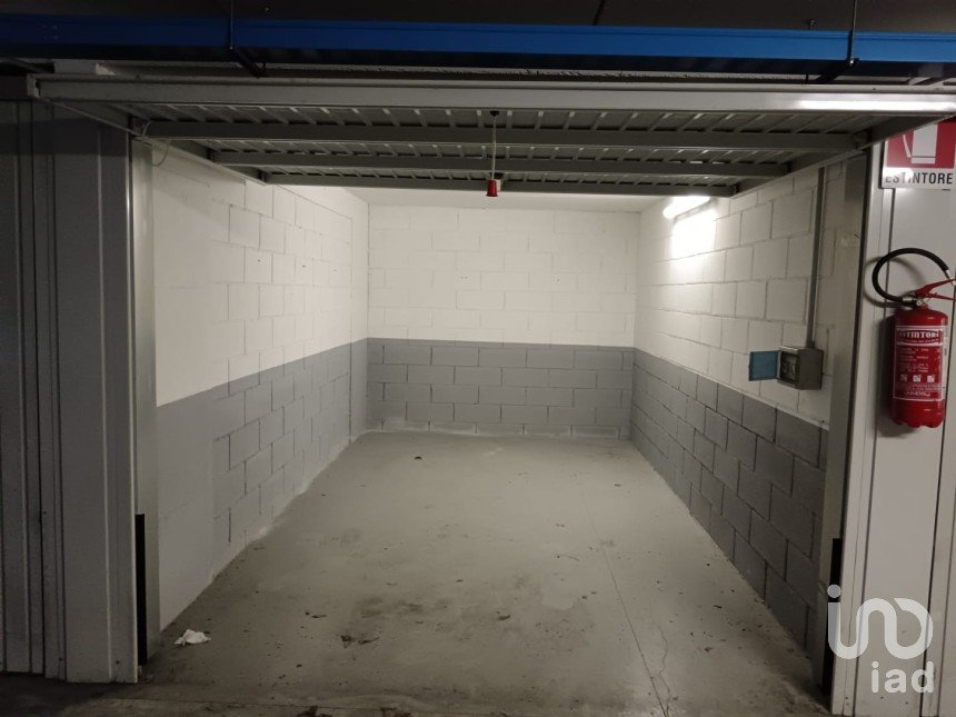 Posto auto/Box di 15 m² in Genova (16157)