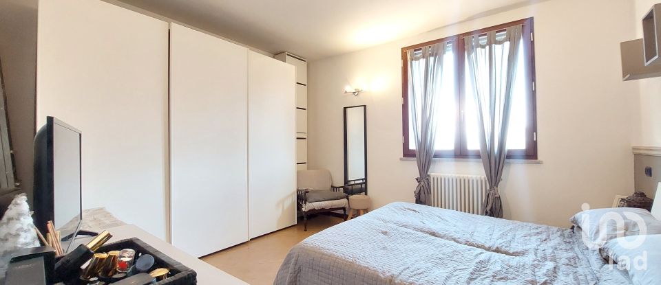 Bilocale di 61 m² a Reggio nell'Emilia (42124)