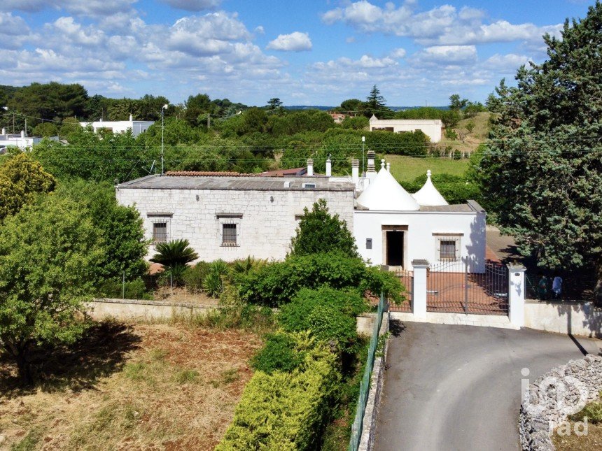 Trullo 4 locali di 236 m² in Martina Franca (74015)