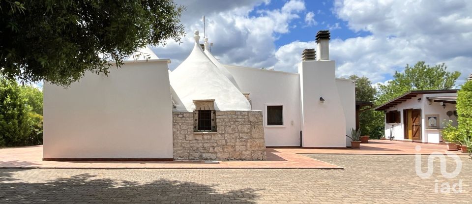 Equestrian facility 4 rooms of 236 m² in Martina Franca (74015)