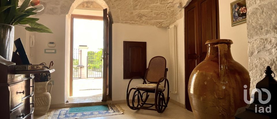 Equestrian facility 4 rooms of 236 m² in Martina Franca (74015)