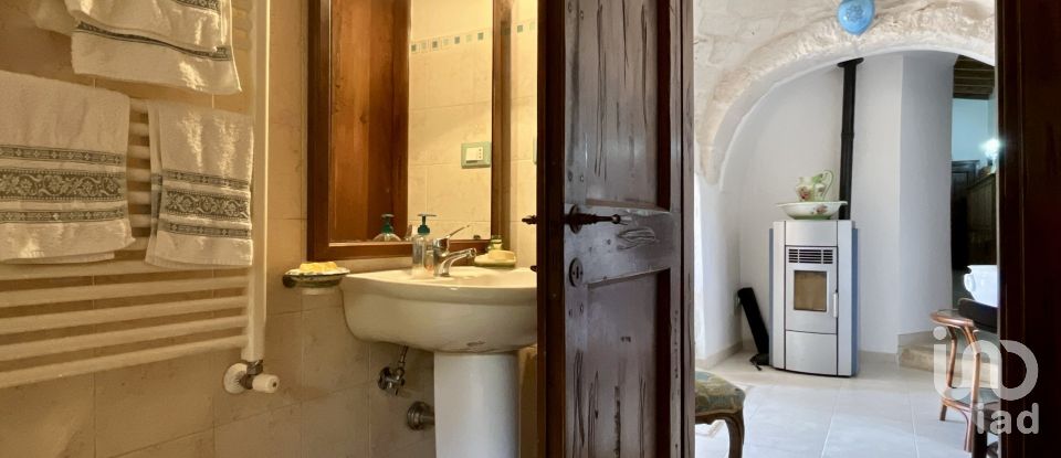 Trullo 4 locali di 236 m² in Martina Franca (74015)