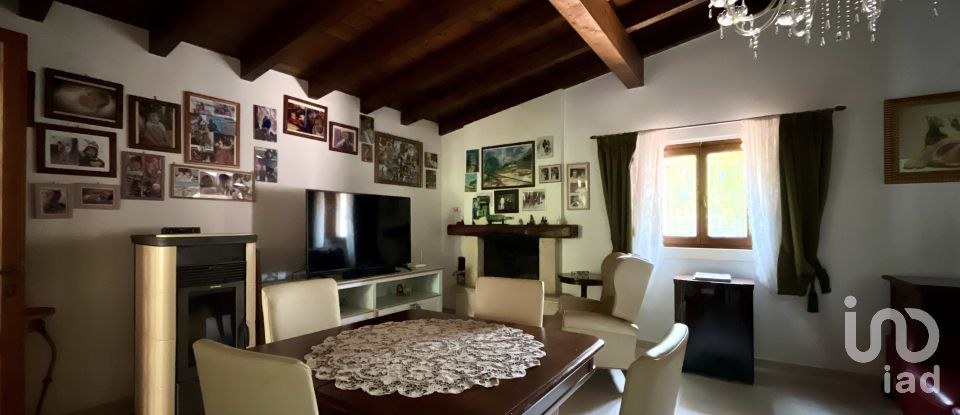 Equestrian facility 4 rooms of 236 m² in Martina Franca (74015)