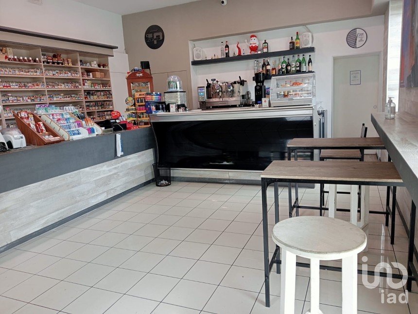 Bar tabacchi di 90 m² in Fano (61032)