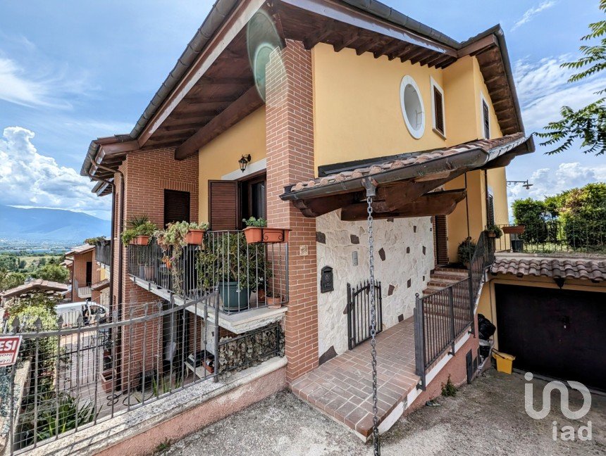 Villa a schiera 11 locali di 212 m² in Sulmona (67039)