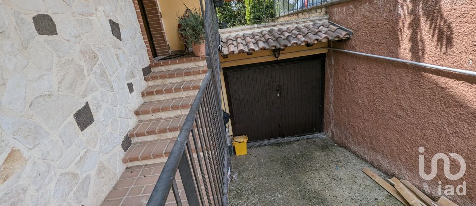 Villa a schiera 11 locali di 212 m² in Sulmona (67039)