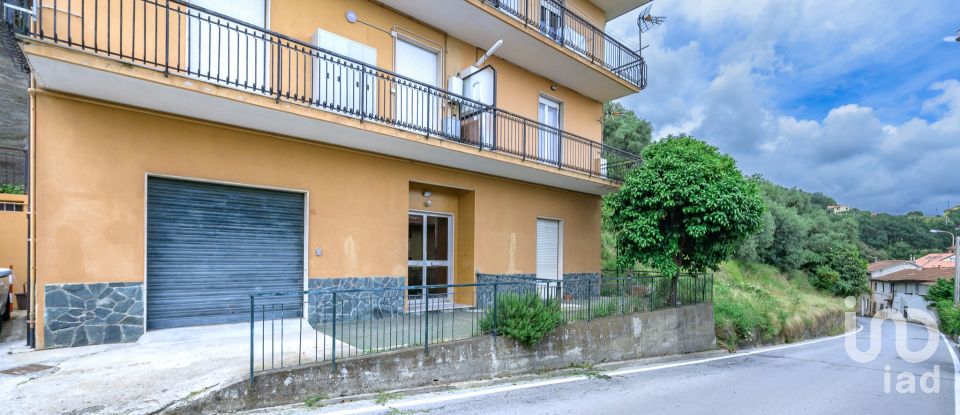 Bilocale di 50 m² a Cogoleto (16016)