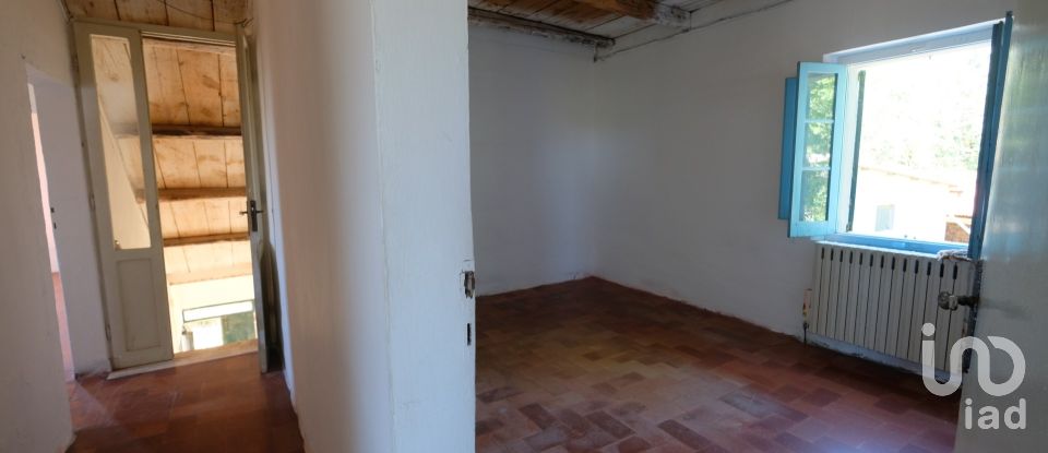 Casa indipendente 13 locali di 200 m² in Belvedere Ostrense (60030)