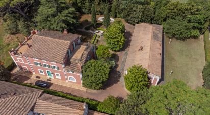 Farm 10 rooms of 740 m² in Civitanova Marche (62012)