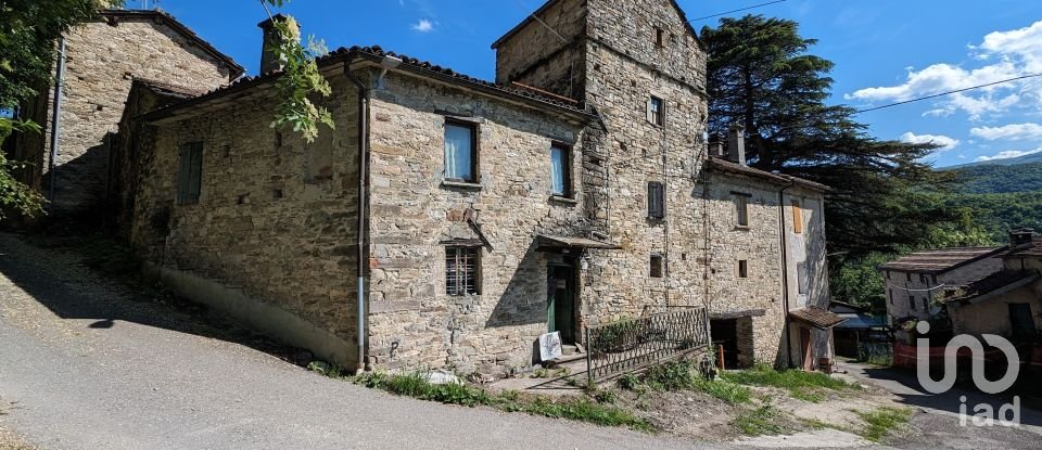 Casa indipendente 4 locali di 170 m² in Calestano (43030)