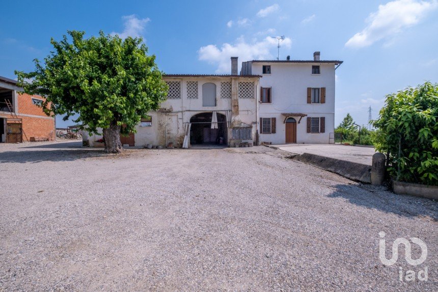 Casa indipendente 0 locali di 400 m² in Medole (46046)