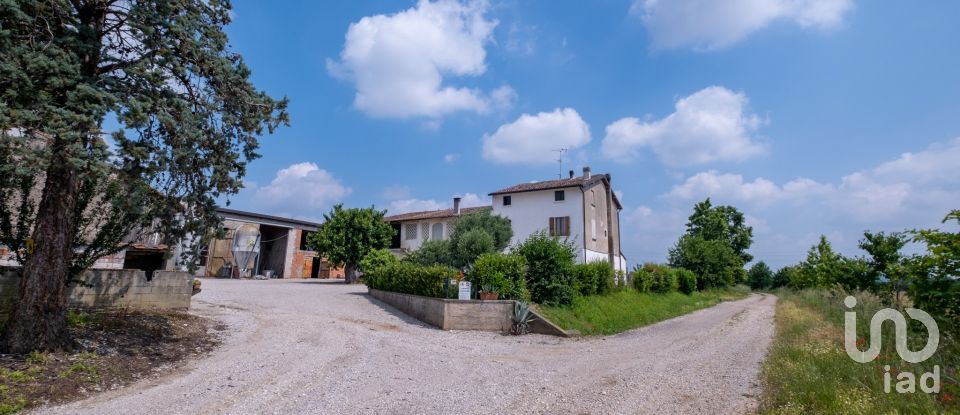 Casa indipendente 0 locali di 400 m² in Medole (46046)