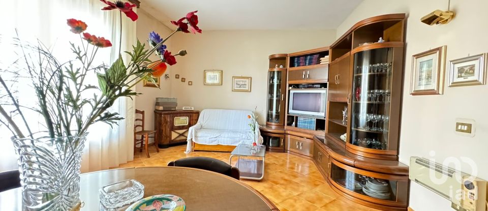 Three-room apartment of 130 m² in Avola (96012)