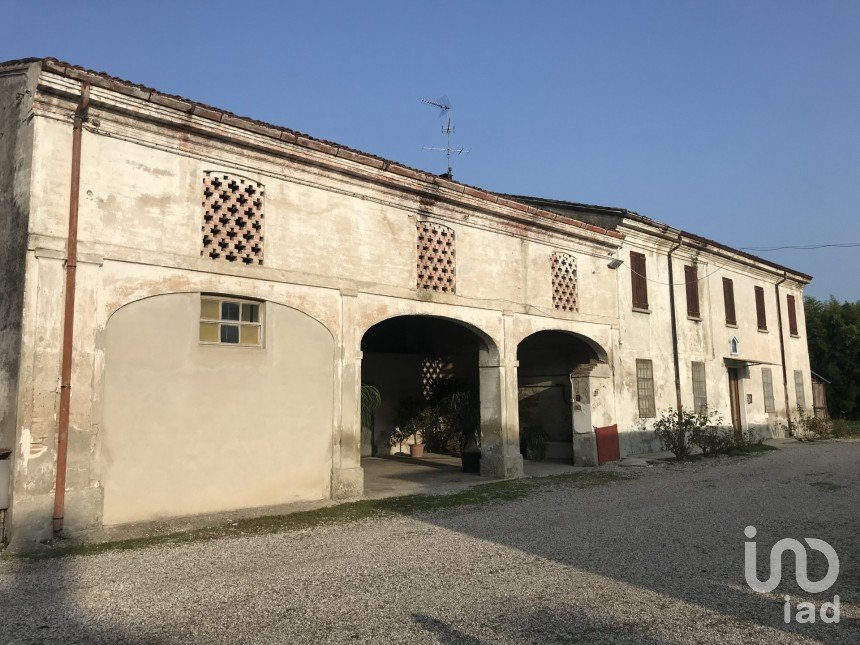 Casa indipendente 9 locali di 405 m² in Ceresara (46040)