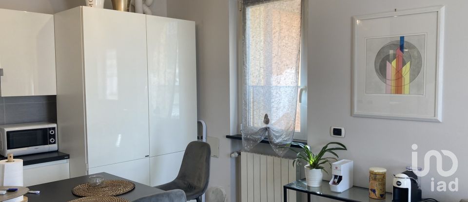 Four-room apartment of 53 m² in Genova (16154)