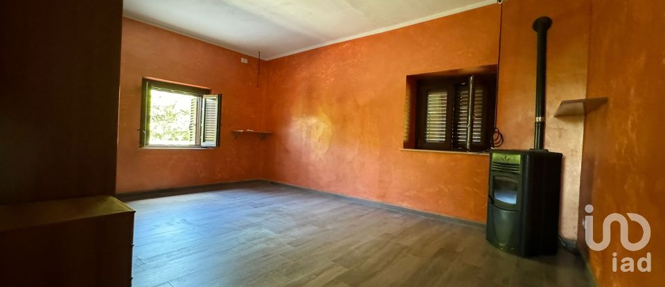 Casa 3 locali di 70 m² in Stroncone (05039)