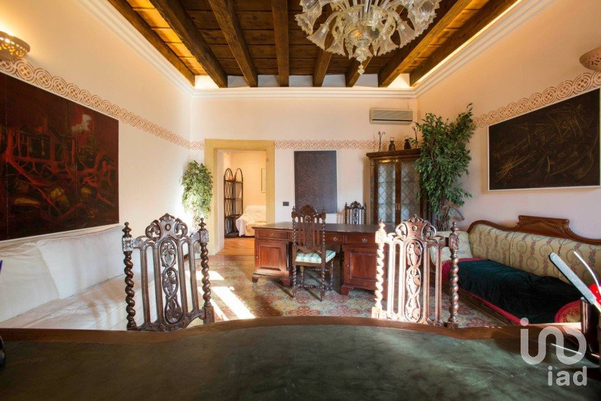 Four-room apartment of 158 m² in Verona (37129)