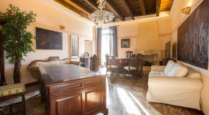 Four-room apartment of 158 m² in Verona (37129)