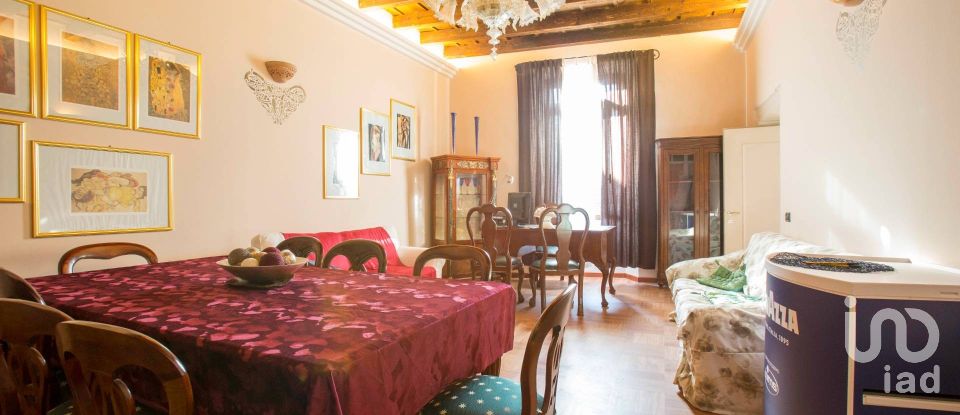 Four-room apartment of 158 m² in Verona (37129)