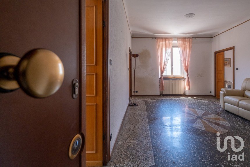 Appartamento 6 locali di 93 m² a Genova (16161)