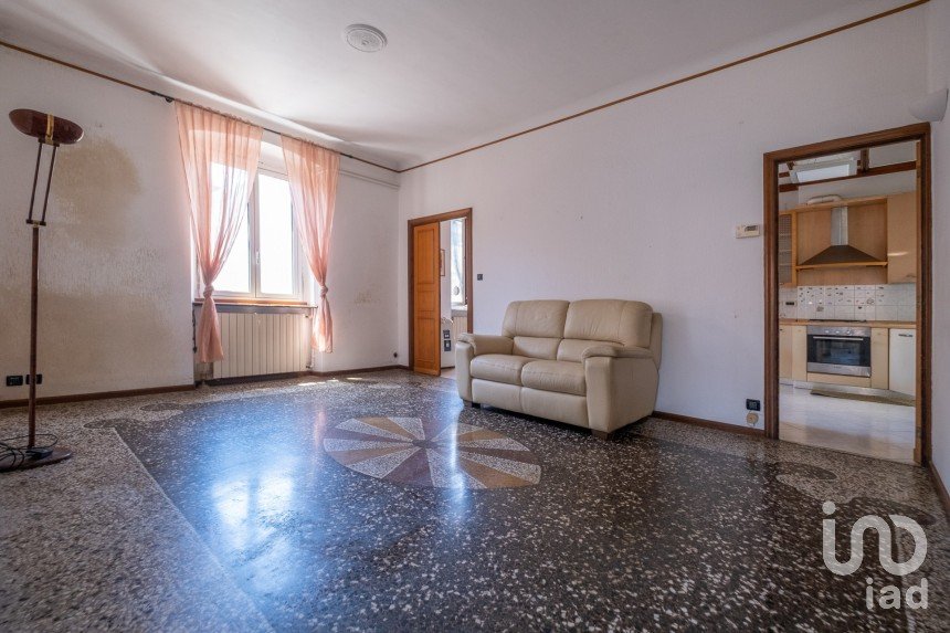 Appartamento 6 locali di 93 m² a Genova (16161)