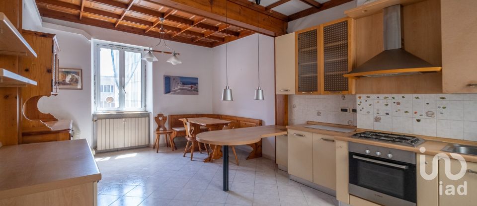 Appartamento 6 locali di 93 m² a Genova (16161)