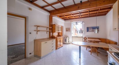 Appartamento 6 locali di 93 m² a Genova (16161)