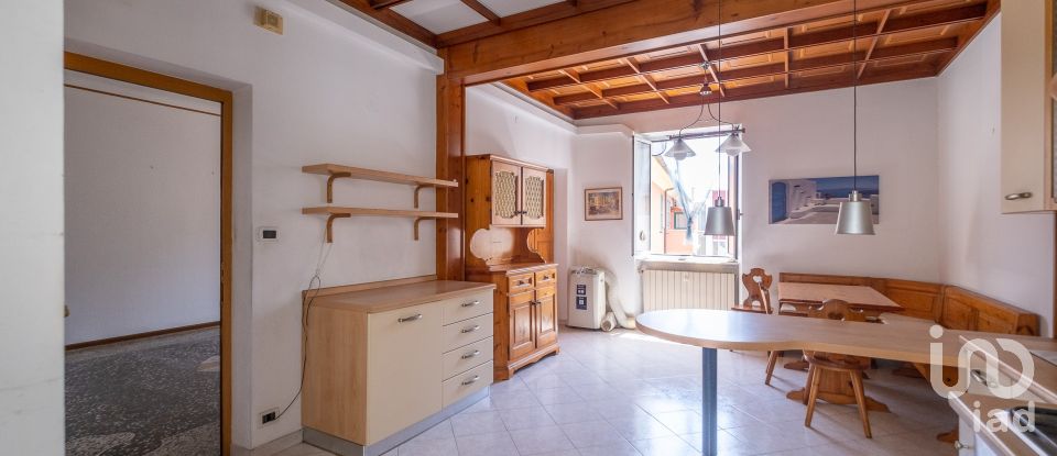 Appartamento 6 locali di 93 m² a Genova (16161)