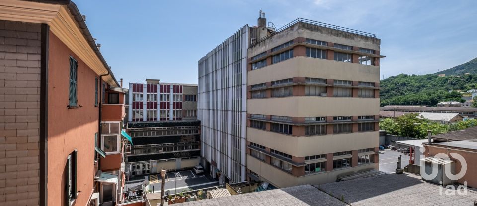 Appartamento 6 locali di 93 m² a Genova (16161)