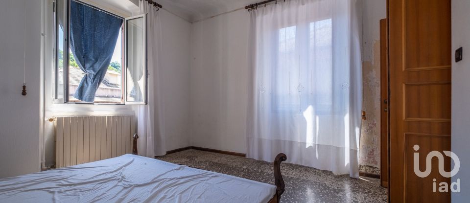 Appartamento 6 locali di 93 m² a Genova (16161)