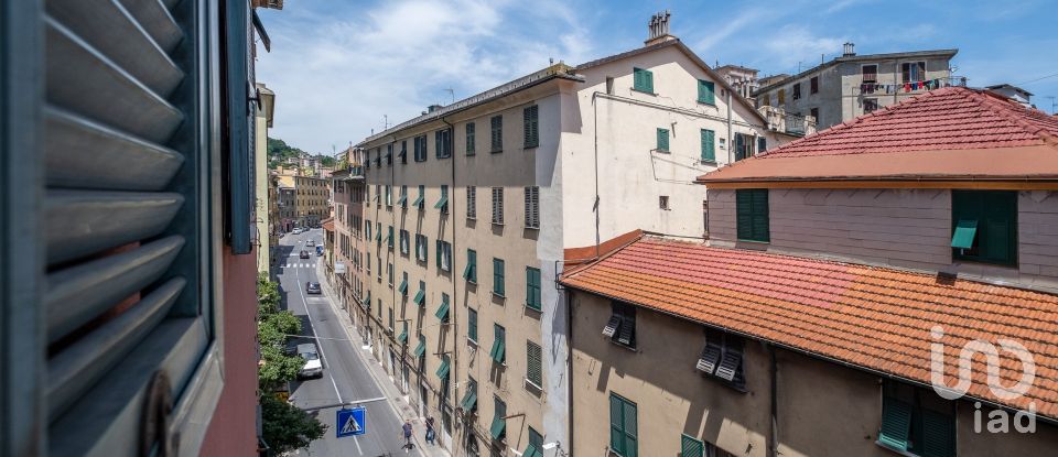 Appartamento 6 locali di 93 m² a Genova (16161)