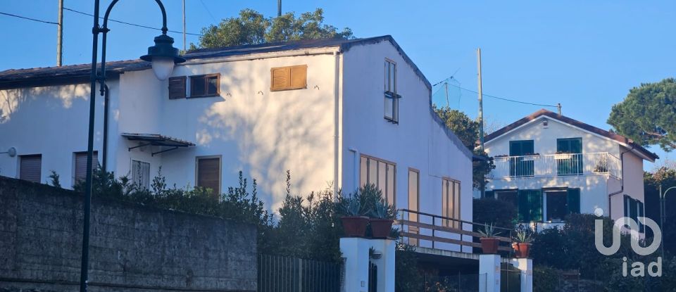 Casa indipendente 8 locali di 170 m² in Arenzano (16011)