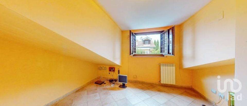 Villa Bifamiliare 4 locali di 130 m² in Guidonia Montecelio (00012)