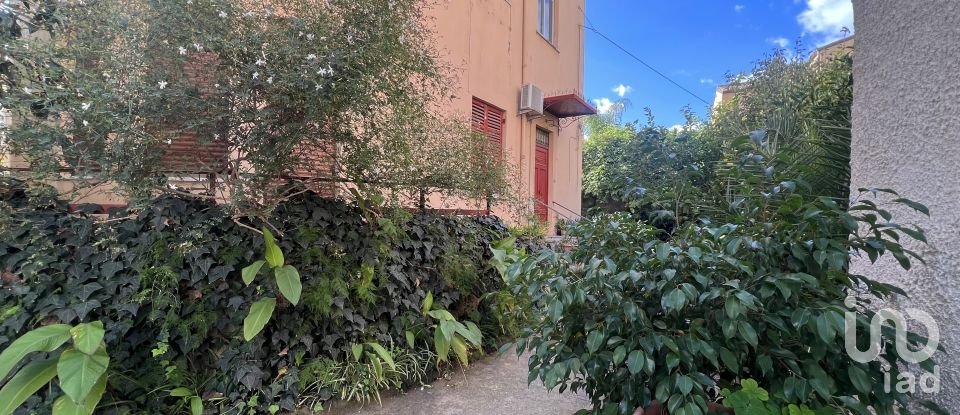 Villa 11 locali di 307 m² in Palermo (90131)