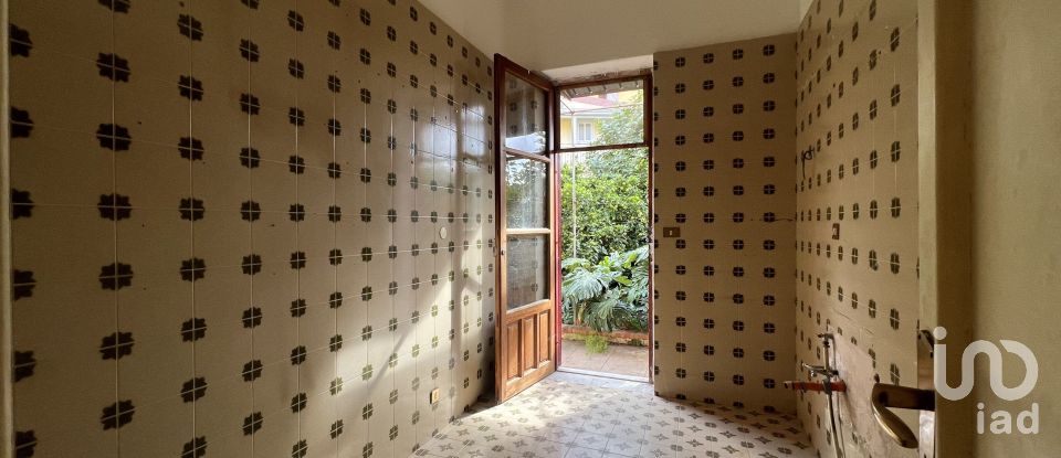 Villa 11 locali di 307 m² in Palermo (90131)