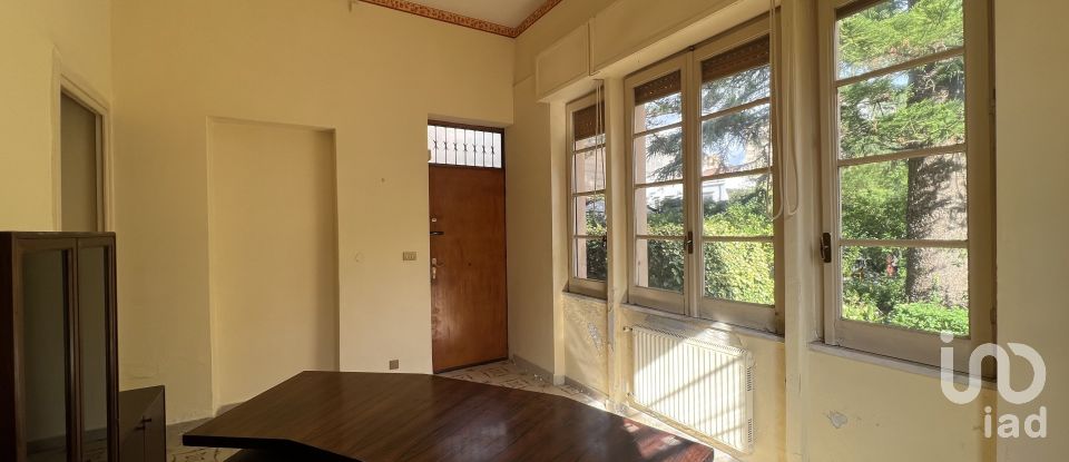 Villa 11 locali di 307 m² in Palermo (90131)