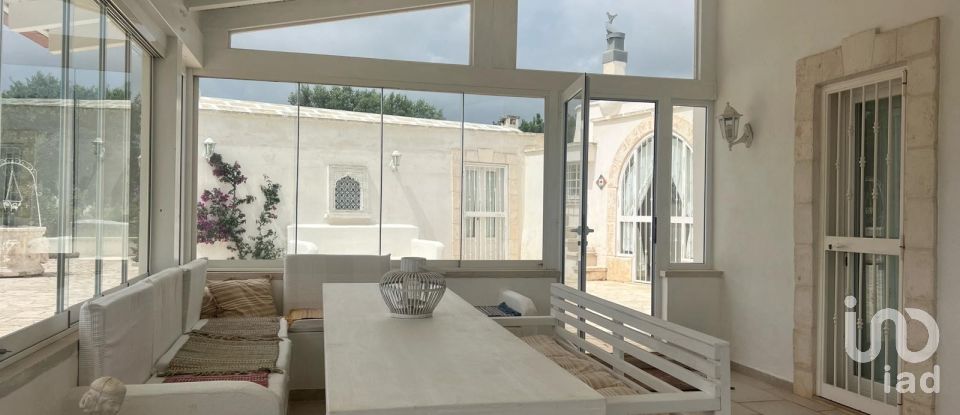 Equestrian facility 7 rooms of 120 m² in Ostuni (72017)