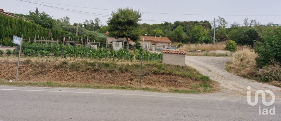 Land of 1,420 m² in Tortoreto (64018)