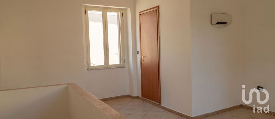 House 3 rooms of 100 m² in Grazzanise (81046)