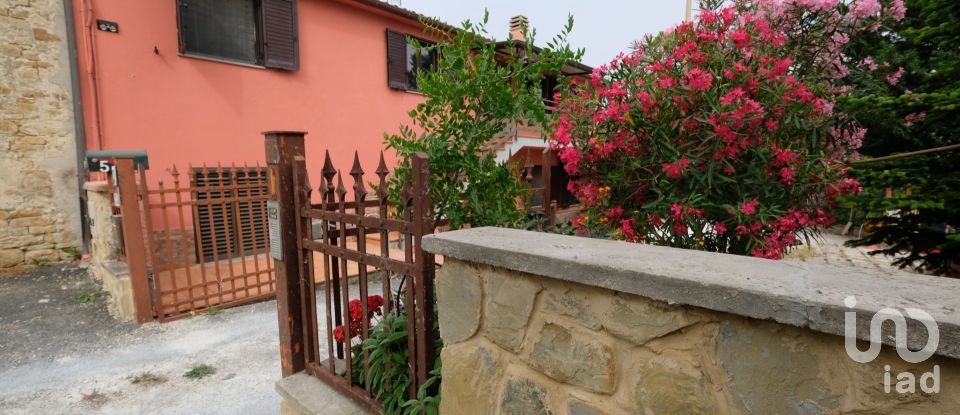 Lodge 11 rooms of 230 m² in Cupramontana (60034)