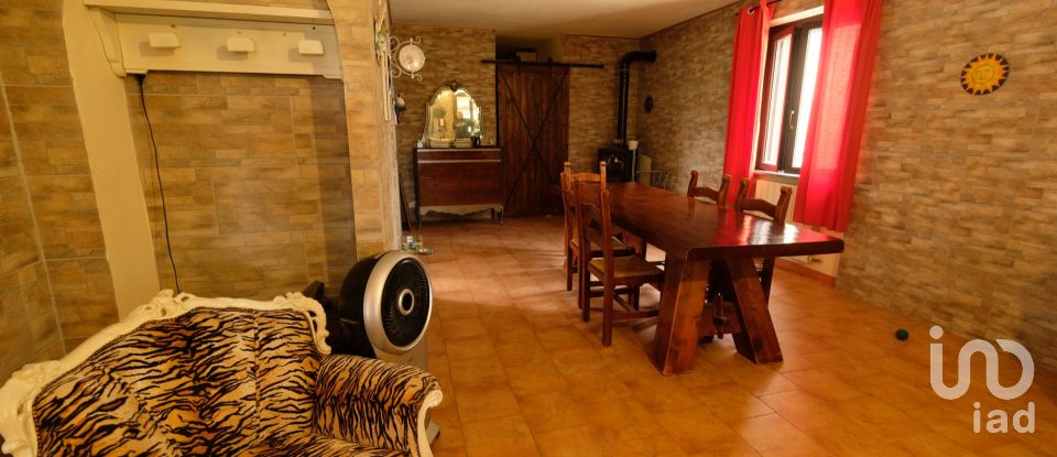 Lodge 11 rooms of 230 m² in Cupramontana (60034)