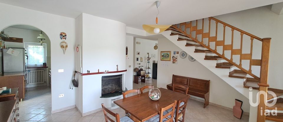 Villa 17 locali di 362 m² in Masio (15024)