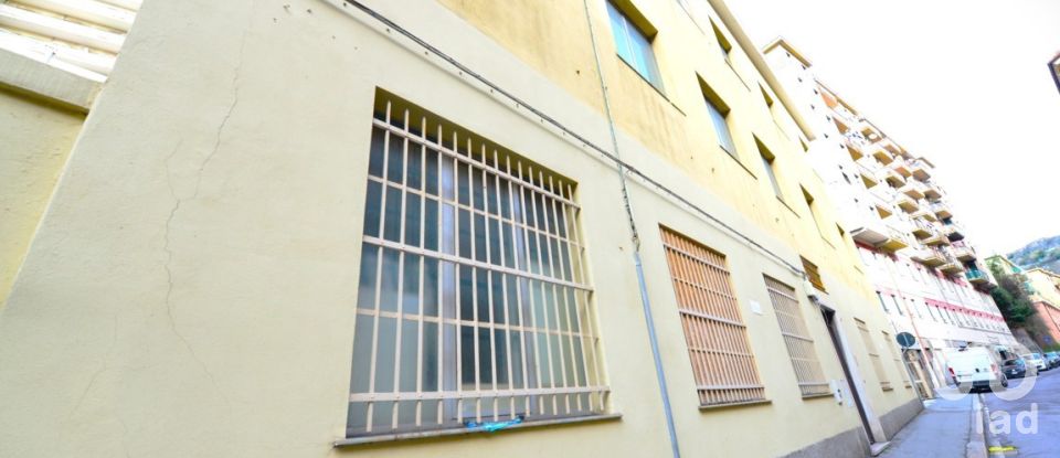 Pareti commerciali di 450 m² in Genova (16122)