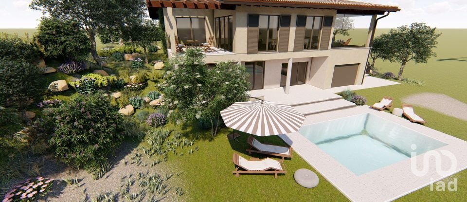 Attico / Mansarda / Loft 4 locali di 250 m² a Lonato del Garda (46043)