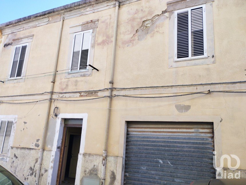 Appartamento 8 locali di 158 m² a Sorso (07037)