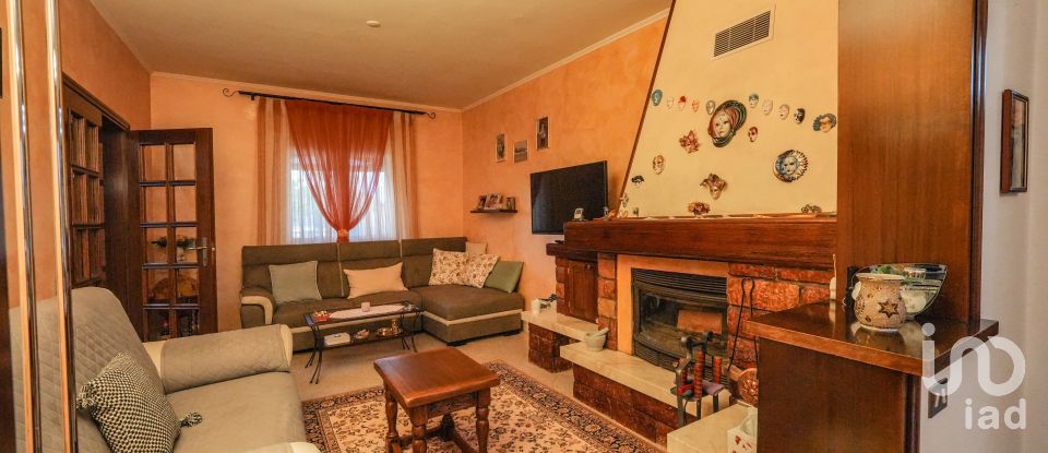 Casa 8 locali di 280 m² in Codigoro (44021)